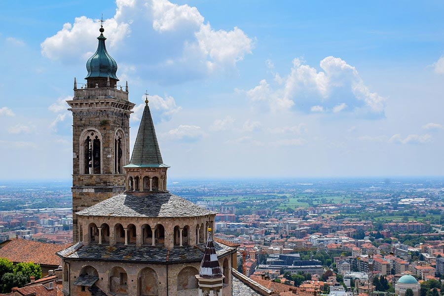 Visit Northern Italy and explore the top historical attractions in Bergamo