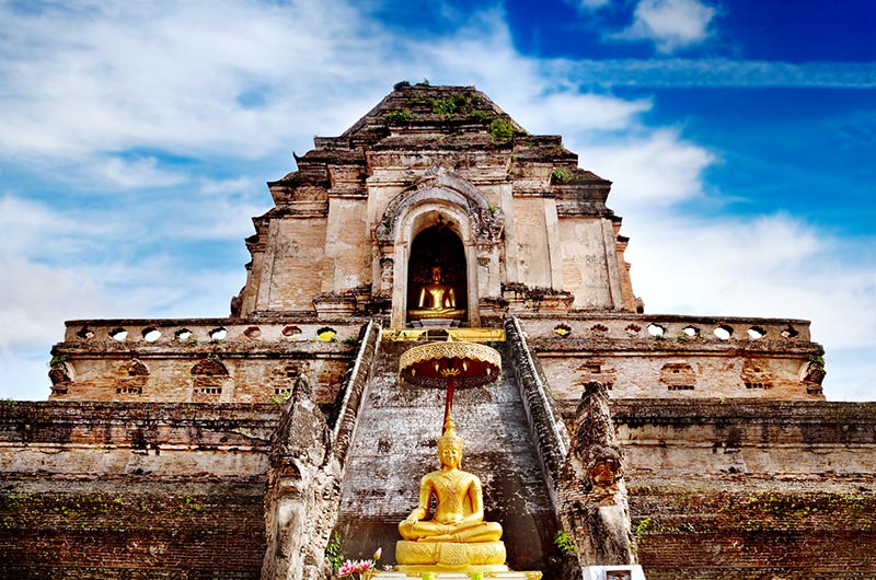 Wat Chedi Luang Temple in Chang Mai