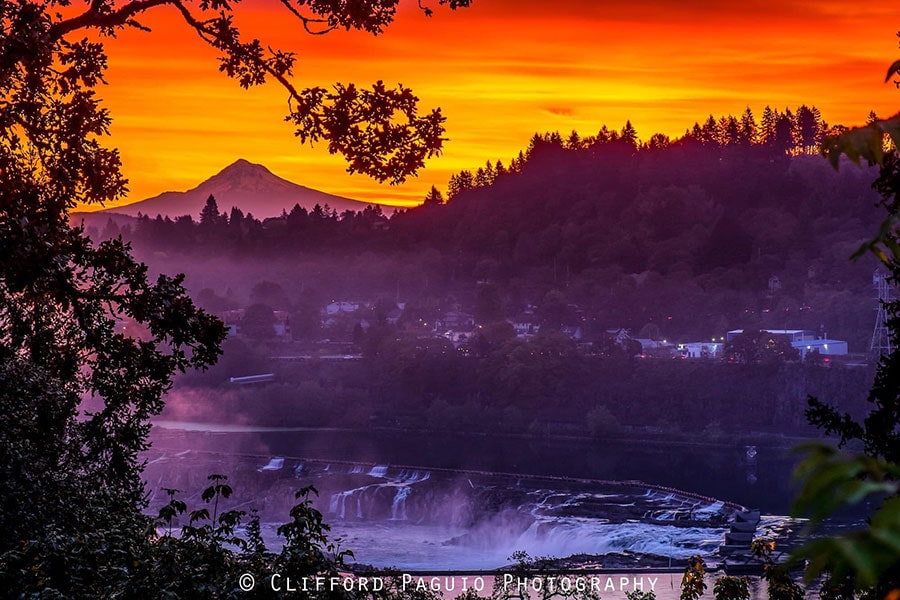 Sunrise with Mt.Hood at Willamette Falls